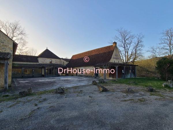 Bien immobilier à vendre 52 pièces de 2 135 m²