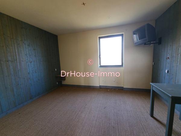 Bien immobilier à vendre 52 pièces de 2 135 m²