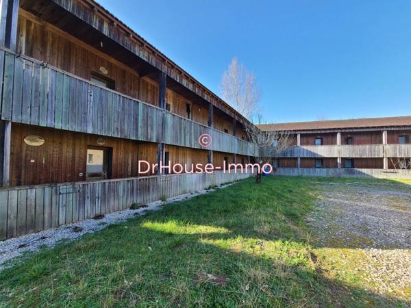 Bien immobilier à vendre 52 pièces de 2 135 m²