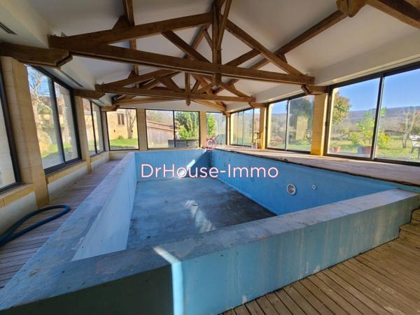 Bien immobilier à vendre 52 pièces de 2 135 m²