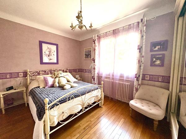 Maison 6 pièce(s) 95 m2 434 900 € **  - Référence  8330
