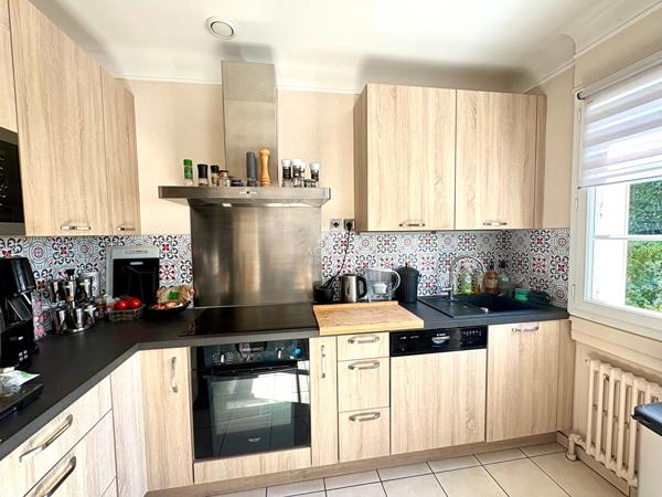 Maison 6 pièce(s) 95 m2 434 900 € **  - Référence  8330