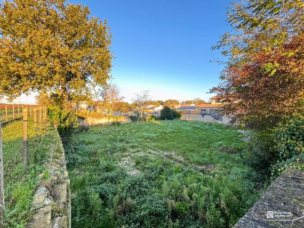 Terrain à bâtir de 921 m² Aubie-et-Espessas proche de Saint-André-de-Cubzac