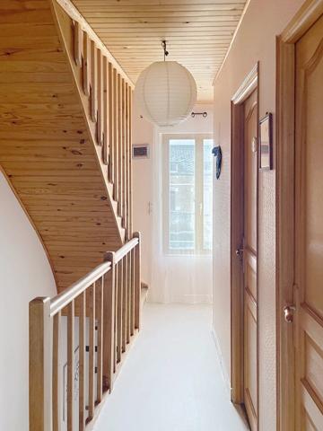 Vente                                                      Maison de ville
                        
                     4 pièces                      70 m2                     à Laon