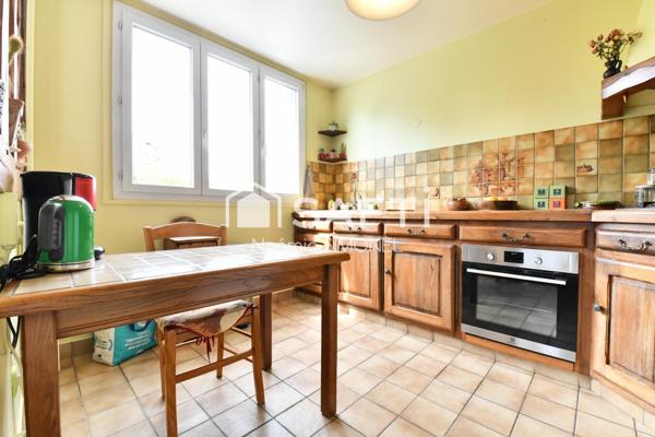 Bel appartement avec vue imprenable sur la plaine de BALIZY! Ravalement récemment executé!