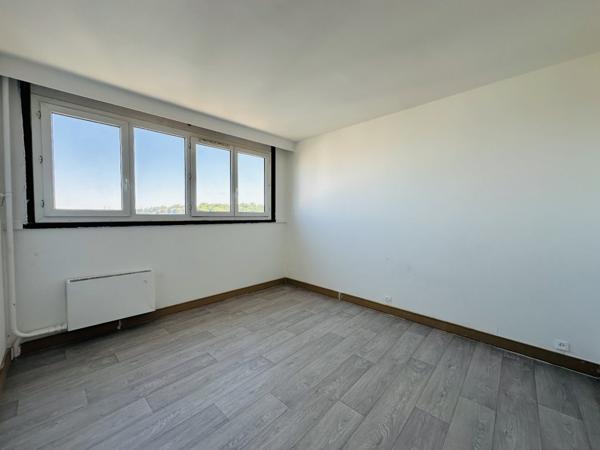 Appartement avec parking, 18 m2, centre ville de ROSNY s/bois