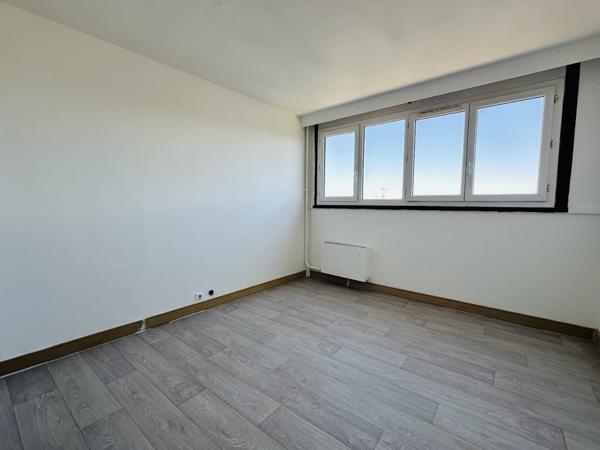 Appartement avec parking, 18 m2, centre ville de ROSNY s/bois