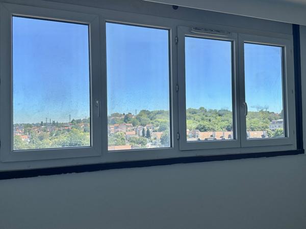 Appartement avec parking, 18 m2, centre ville de ROSNY s/bois