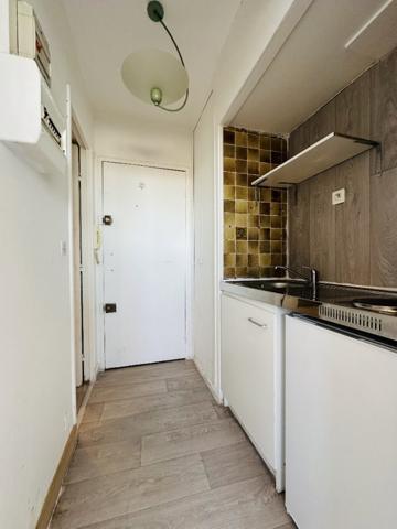Appartement avec parking, 18 m2, centre ville de ROSNY s/bois