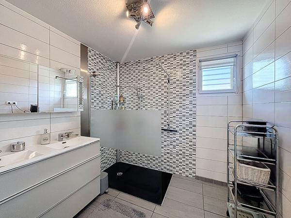 Maison de plain-pied, individuelle de type 4, avec garage,secteur Lac de Rabaudy