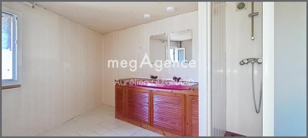 Maison à Bressuire, 79300 - 8 pièces 108m²