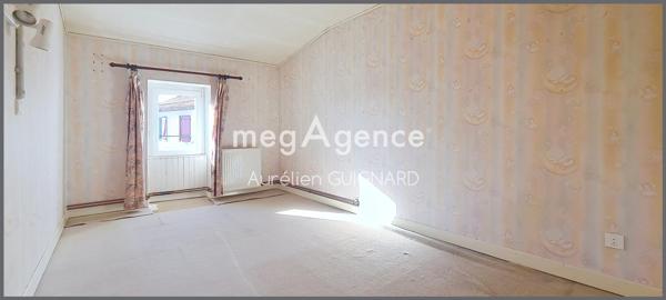 Maison à Bressuire, 79300 - 8 pièces 108m²