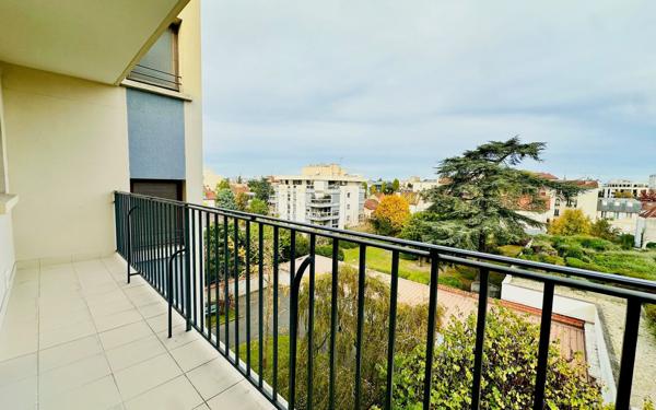 Appartement à louer    3 pièces • 69,09 m2 Saint-Maur-des-Fossés