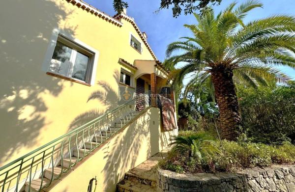 Vente Villa 6 pièces 143 m2 à Saint-Aygulf