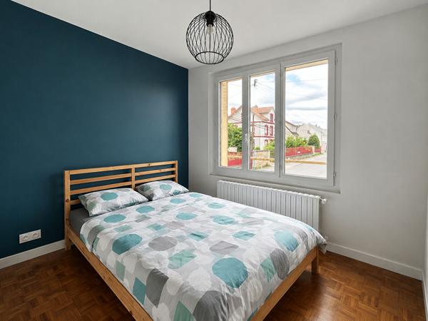 F2 MEUBLE PROCHE GARE Loyer 950 €/mois charges comprises **  - Référence  2090