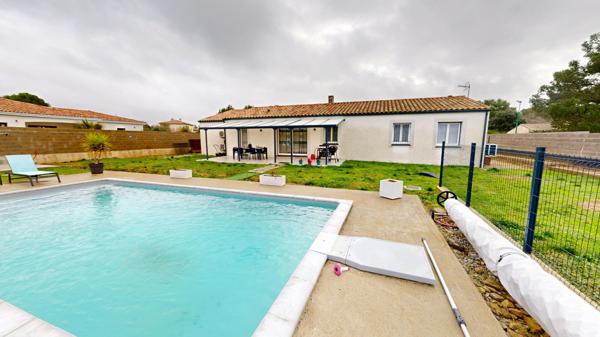 Proche CARCASSONNE, Maison de plain pied avec piscine et jardin