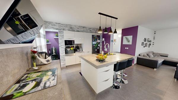 Proche CARCASSONNE, Maison de plain pied avec piscine et jardin