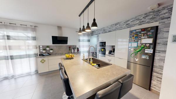 Proche CARCASSONNE, Maison de plain pied avec piscine et jardin