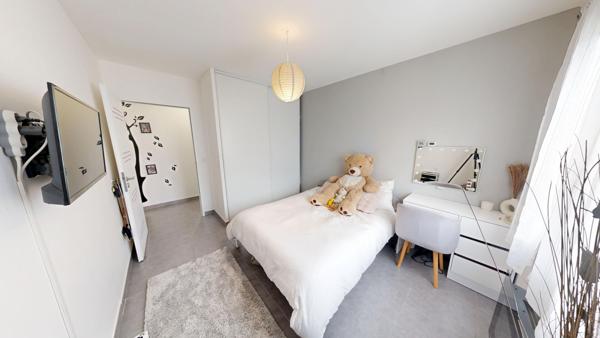 Proche CARCASSONNE, Maison de plain pied avec piscine et jardin