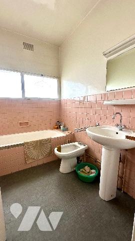 A VILLEURBANNE, secteur CONDORCET Grand Appartement T4 avec garage fermé et cave. Sécurisé.