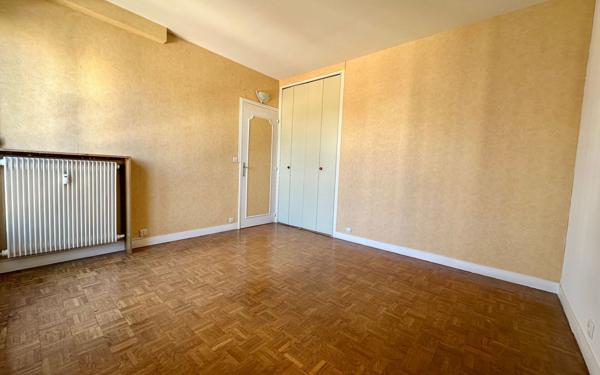 Appartement à vendre    3 pièces • 70,02 m2 Épinay-sur-Seine