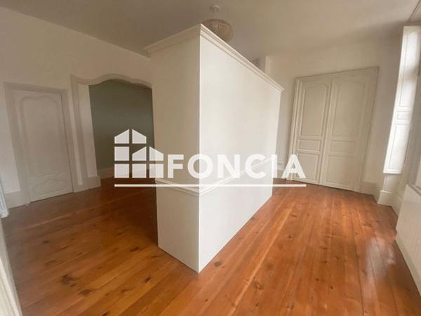 Location Appartement 2 pièces 67.9 m² - 55 RUE RICHARD COEUR DE LION Agen 47000