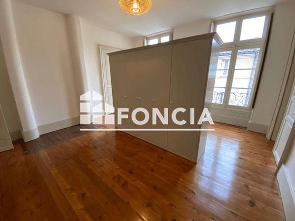 Location Appartement 2 pièces 67.9 m² - 55 RUE RICHARD COEUR DE LION Agen 47000