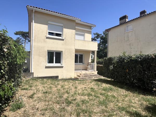 ROYAN - QUARTIER DU PARC - APPARTEMENT T3 avec JARDIN et GARAGE - 200 M PLAGE