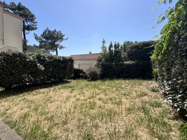 ROYAN - QUARTIER DU PARC - APPARTEMENT T3 avec JARDIN et GARAGE - 200 M PLAGE