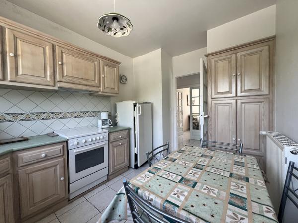 ROYAN - QUARTIER DU PARC - APPARTEMENT T3 avec JARDIN et GARAGE - 200 M PLAGE