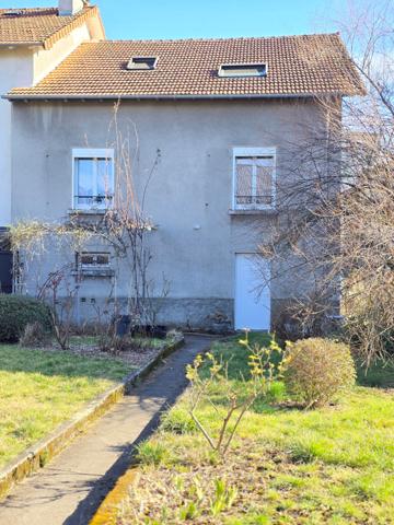 Meilleursbiens vous propose Maison familiale sur Aurillac 191 m2 sur 440 m2 terrain plat