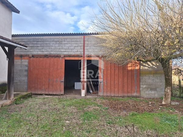 Maison avec hangar à Montpon Ménestérol - 5 chambres sur 4023 m².