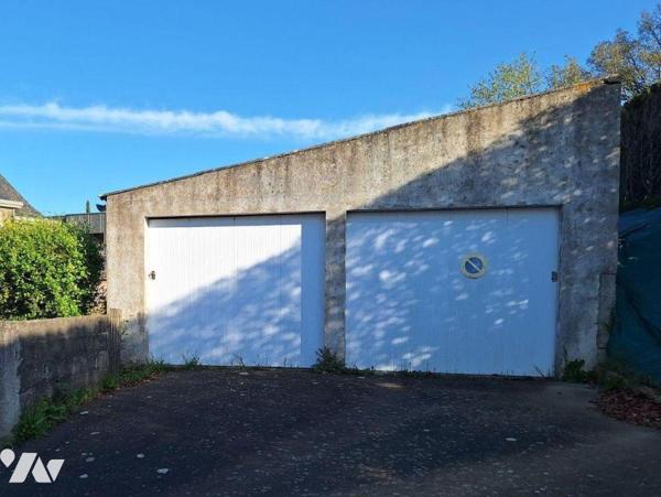 Maison à usage d'habitation, comprenant :
- au rez de chaussée : entrée, cuisine, salle à mang...