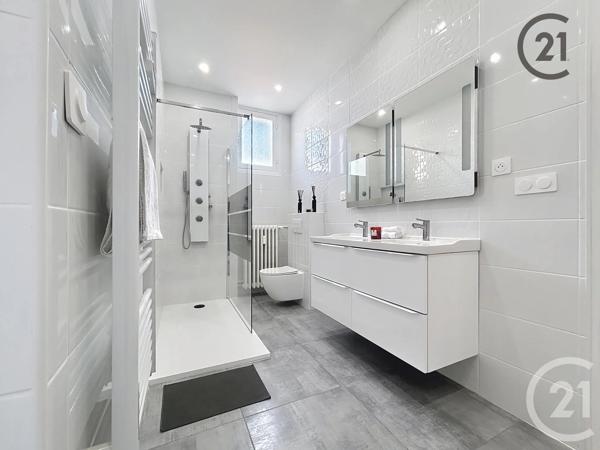 Appartement à vendre  5 pièces - 120 m 2   TROYES  - 10