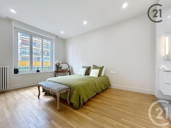 Appartement à vendre  5 pièces - 120 m 2   TROYES  - 10