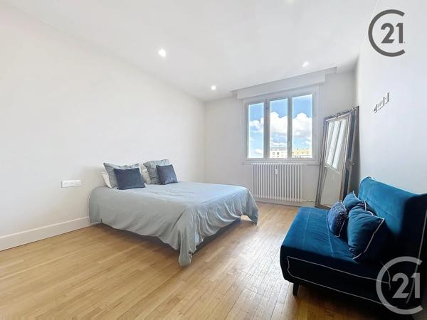 Appartement à vendre  5 pièces - 120 m 2   TROYES  - 10