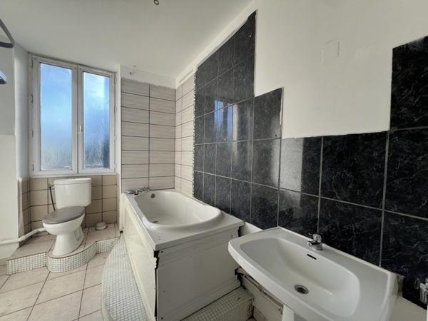 Maison 39 000 € Aiguillon 3 p 85 m² DPE E