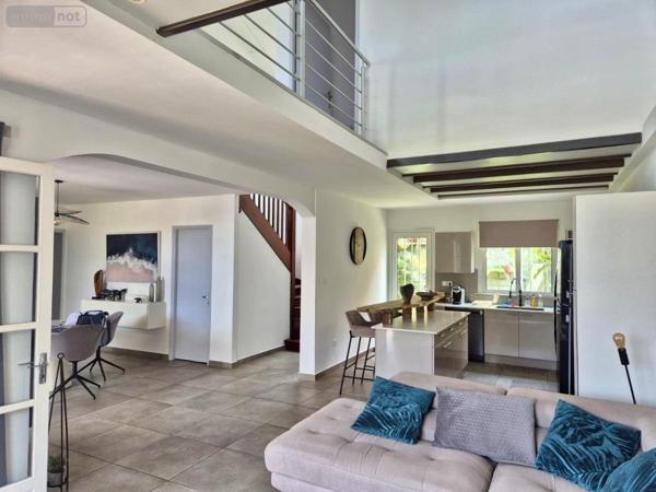 Maison à vendre à Sainte-Marie à la Réunion (97438), ref : 97409-293