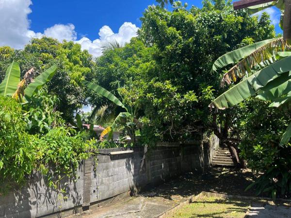 Jolie villa T5 plus combles sur 900 m² de terrain arboré