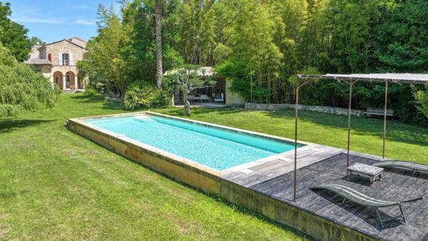 Vente Maison de luxe Althen-des-Paluds 12 Pièces 280 m²