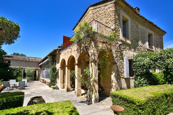 Vente Maison de luxe Althen-des-Paluds 12 Pièces 280 m²