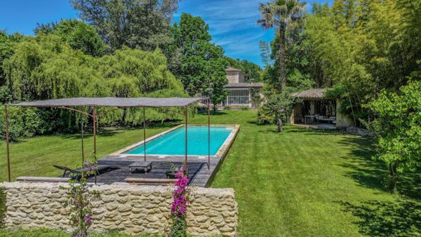 Vente Maison de luxe Althen-des-Paluds 12 Pièces 280 m²
