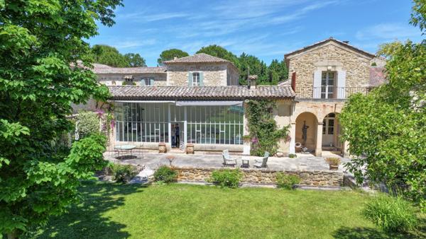 Vente Maison de luxe Althen-des-Paluds 12 Pièces 280 m²