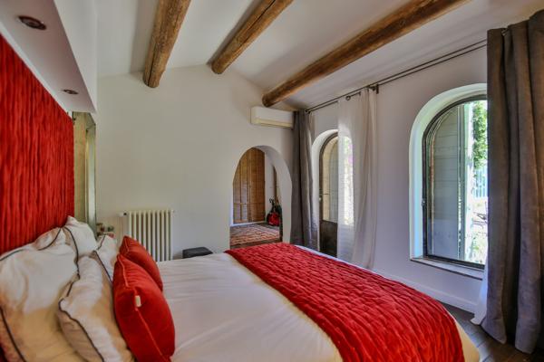 Vente Maison de luxe Althen-des-Paluds 12 Pièces 280 m²