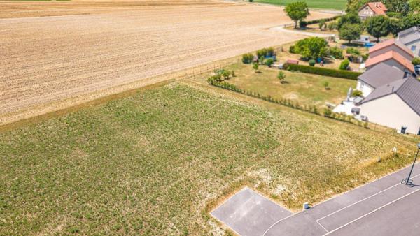Terrain constructible de 1087 m2