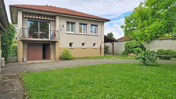 Maison à rénover- 90m²- terrain 835 m² avec garage.
