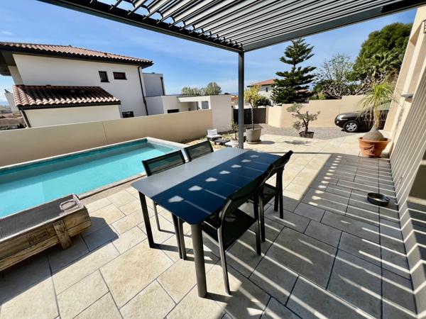 SAINT-ESTEVE VILLA (RE 2020) 158 M2 T5, 4 faces avec Piscine