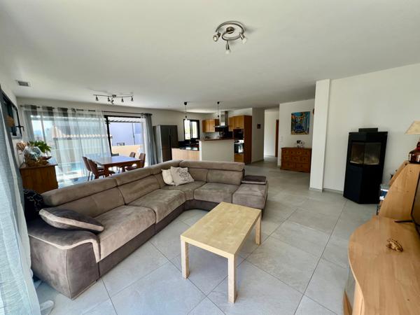 SAINT-ESTEVE VILLA (RE 2020) 158 M2 T5, 4 faces avec Piscine