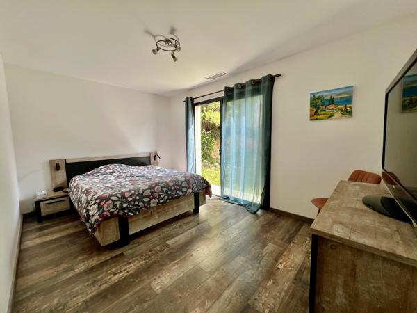 SAINT-ESTEVE VILLA (RE 2020) 158 M2 T5, 4 faces avec Piscine