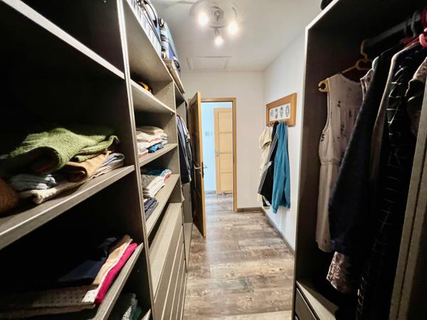 SAINT-ESTEVE VILLA (RE 2020) 158 M2 T5, 4 faces avec Piscine